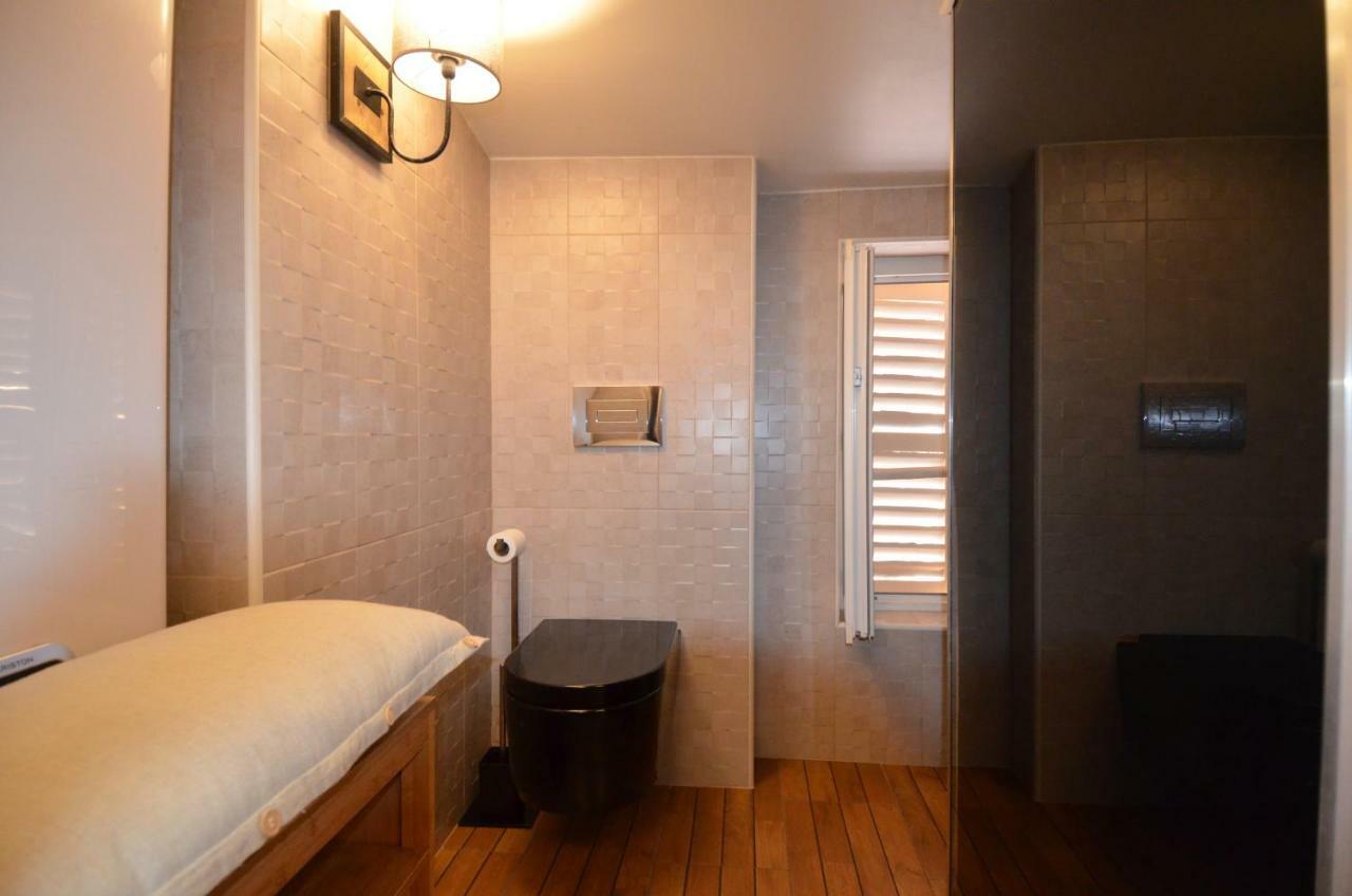 Appartamento Duplex De Charme 4 Personnes Quartier Du Port à Nizza